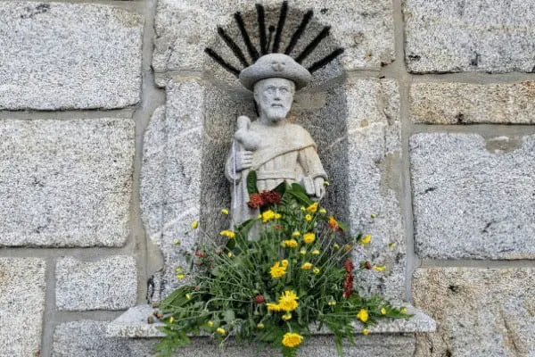 Camino de Santiago Albergues - St. James statue